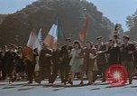 Standbild Allied Flags Paris Frankreich, 1945, aus Sekunde 33 historischem Filmmaterial Videoclip 65675049774