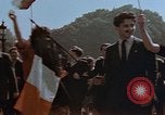 Standbild Allied Flags Paris Frankreich, 1945, aus Sekunde 39 historischem Filmmaterial Videoclip 65675049774