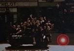 Standbild Allied Flags Paris Frankreich, 1945, aus Sekunde 53 historischem Filmmaterial Videoclip 65675049774