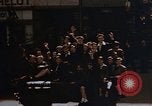 Standbild Allied Flags Paris Frankreich, 1945, aus Sekunde 55 historischem Filmmaterial Videoclip 65675049774