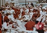 Standbild französischen Krankenschwestern Paris Frankreich, 1945, aus Sekunde 8 historischem Filmmaterial Videoclip 65675049775