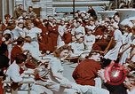 Standbild französischen Krankenschwestern Paris Frankreich, 1945, aus Sekunde 15 historischem Filmmaterial Videoclip 65675049775