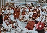 Standbild französischen Krankenschwestern Paris Frankreich, 1945, aus Sekunde 17 historischem Filmmaterial Videoclip 65675049775