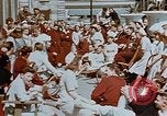 Standbild französischen Krankenschwestern Paris Frankreich, 1945, aus Sekunde 21 historischem Filmmaterial Videoclip 65675049775