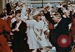 Standbild französischen Krankenschwestern Paris Frankreich, 1945, aus Sekunde 31 historischem Filmmaterial Videoclip 65675049775