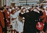 Standbild französischen Krankenschwestern Paris Frankreich, 1945, aus Sekunde 46 historischem Filmmaterial Videoclip 65675049775