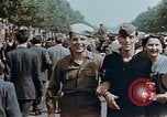 Standbild amerikanischer Soldat Paris Frankreich, 1945, aus Sekunde 5 historischem Filmmaterial Videoclip 65675049777