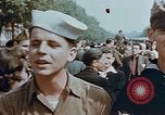 Standbild amerikanischer Soldat Paris Frankreich, 1945, aus Sekunde 9 historischem Filmmaterial Videoclip 65675049777