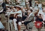 Standbild amerikanischer Soldat Paris Frankreich, 1945, aus Sekunde 14 historischem Filmmaterial Videoclip 65675049777