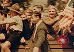 Standbild amerikanischer Soldat Paris Frankreich, 1945, aus Sekunde 16 historischem Filmmaterial Videoclip 65675049777