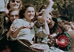 Standbild amerikanischer Soldat Paris Frankreich, 1945, aus Sekunde 36 historischem Filmmaterial Videoclip 65675049777