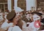 Standbild amerikanischer Soldat Paris Frankreich, 1945, aus Sekunde 41 historischem Filmmaterial Videoclip 65675049777
