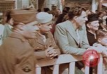 Standbild amerikanischer Soldat Paris Frankreich, 1945, aus Sekunde 45 historischem Filmmaterial Videoclip 65675049777