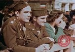 Standbild amerikanischer Soldat Paris Frankreich, 1945, aus Sekunde 53 historischem Filmmaterial Videoclip 65675049777