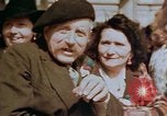Standbild amerikanischer Soldat Paris Frankreich, 1945, aus Sekunde 57 historischem Filmmaterial Videoclip 65675049777