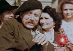 Standbild amerikanischer Soldat Paris Frankreich, 1945, aus Sekunde 59 historischem Filmmaterial Videoclip 65675049777