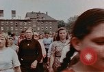 Standbild Russische Vertriebene feiern den Sieg Wiesbaden Deutschland, 1945, aus Sekunde 22 historischem Filmmaterial Videoclip 65675049786