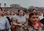 Standbild Russische Vertriebene feiern den Sieg Wiesbaden Deutschland, 1945, aus Sekunde 28 historischem Filmmaterial Videoclip 65675049786