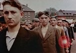 Standbild Russische Vertriebene feiern den Sieg Wiesbaden Deutschland, 1945, aus Sekunde 38 historischem Filmmaterial Videoclip 65675049786