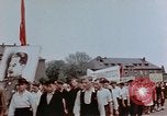 Standbild Russische Vertriebene feiern den Sieg Wiesbaden Deutschland, 1945, aus Sekunde 58 historischem Filmmaterial Videoclip 65675049786