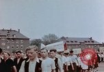 Standbild Russische Vertriebene feiern den Sieg Wiesbaden Deutschland, 1945, aus Sekunde 60 historischem Filmmaterial Videoclip 65675049786