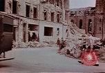 Immagine di Danni di bomba Wiesbaden Germania, 1945, secondo 5 filmato di repertorio 65675049788