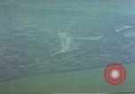 Standbild strafing ein Fahrzeug europäische Theater, 1945, aus Sekunde 8 historischem Filmmaterial Videoclip 65675049802