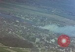 Standbild strafing ein Fahrzeug europäische Theater, 1945, aus Sekunde 25 historischem Filmmaterial Videoclip 65675049802