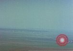 Standbild strafing ein Fahrzeug europäische Theater, 1945, aus Sekunde 36 historischem Filmmaterial Videoclip 65675049802