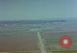 Standbild strafing ein Fahrzeug europäische Theater, 1945, aus Sekunde 38 historischem Filmmaterial Videoclip 65675049802