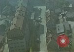 Standbild strafing ein Gebäude europäische Theater, 1945, aus Sekunde 21 historischem Filmmaterial Videoclip 65675049803
