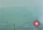 Standbild strafing ein Gebäude europäische Theater, 1945, aus Sekunde 23 historischem Filmmaterial Videoclip 65675049803