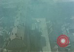Standbild strafing ein Gebäude europäische Theater, 1945, aus Sekunde 28 historischem Filmmaterial Videoclip 65675049803