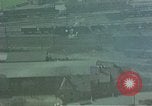 Standbild strafing ein Gebäude europäische Theater, 1945, aus Sekunde 34 historischem Filmmaterial Videoclip 65675049803