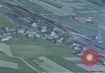 Standbild Bombardierung der Deutschen Ziele Zweiten Weltkrieg Deutschland, 1945, aus Sekunde 11 historischem Filmmaterial Videoclip 65675049807
