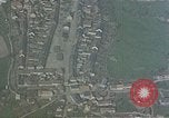 Standbild Amerikanische Flugzeuge Tageslicht Bombe deutsche Stadt Deutschland, 1945, aus Sekunde 9 historischem Filmmaterial Videoclip 65675049809