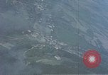 Standbild Amerikanische Flugzeuge Tageslicht Bombe deutsche Stadt Deutschland, 1945, aus Sekunde 19 historischem Filmmaterial Videoclip 65675049809
