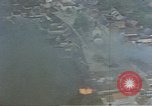 Standbild Amerikanische Flugzeuge Tageslicht Bombe deutsche Stadt Deutschland, 1945, aus Sekunde 27 historischem Filmmaterial Videoclip 65675049809