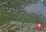 Standbild US Army Air Force strafing Deutsche Rangierbahnhof Deutschland, 1945, aus Sekunde 8 historischem Filmmaterial Videoclip 65675049812