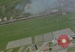 Standbild US Army Air Force strafing Deutsche Rangierbahnhof Deutschland, 1945, aus Sekunde 10 historischem Filmmaterial Videoclip 65675049812