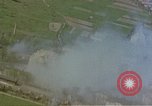 Standbild US Army Air Force strafing Deutsche Rangierbahnhof Deutschland, 1945, aus Sekunde 14 historischem Filmmaterial Videoclip 65675049812
