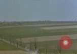 Standbild US Army Air Force strafing Deutsche Rangierbahnhof Deutschland, 1945, aus Sekunde 29 historischem Filmmaterial Videoclip 65675049812