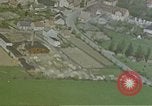 Standbild US Army Air Force strafing Deutsche Rangierbahnhof Deutschland, 1945, aus Sekunde 33 historischem Filmmaterial Videoclip 65675049812