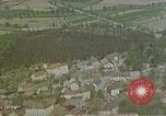 Standbild US Army Air Force strafing Deutsche Rangierbahnhof Deutschland, 1945, aus Sekunde 35 historischem Filmmaterial Videoclip 65675049812