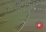 Standbild US Army Air Force strafing Deutsche Rangierbahnhof Deutschland, 1945, aus Sekunde 57 historischem Filmmaterial Videoclip 65675049812