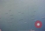 Standbild Alliierten Kriegsschiffe in der Bucht Neapel Italien, 1943, aus Sekunde 34 historischem Filmmaterial Videoclip 65675049824