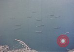 Standbild Alliierten Kriegsschiffe in der Bucht Neapel Italien, 1943, aus Sekunde 37 historischem Filmmaterial Videoclip 65675049824