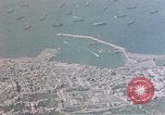 Standbild Alliierten Kriegsschiffe in der Bucht Neapel Italien, 1943, aus Sekunde 55 historischem Filmmaterial Videoclip 65675049824