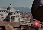 Immagine di Vedute aeree della Torre Pendente e Piazza del Duomo Pisa Italia, 1944, secondo 14 filmato di repertorio 65675049827