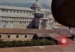 Immagine di Vedute aeree della Torre Pendente e Piazza del Duomo Pisa Italia, 1944, secondo 15 filmato di repertorio 65675049827